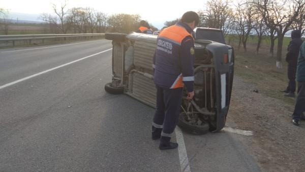 На Ставрополье в ДТП с иномаркой перевернулся автомобиль «Ока»
